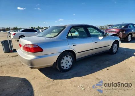 1999 Honda Accord Lx z USA, uszkodzony, nr VIN JHMCG665XXC020360